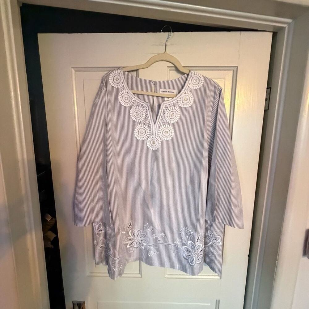Alfred Dunner Woman 22W Blue and White Striped Embroidered Split Neck Tunic Top